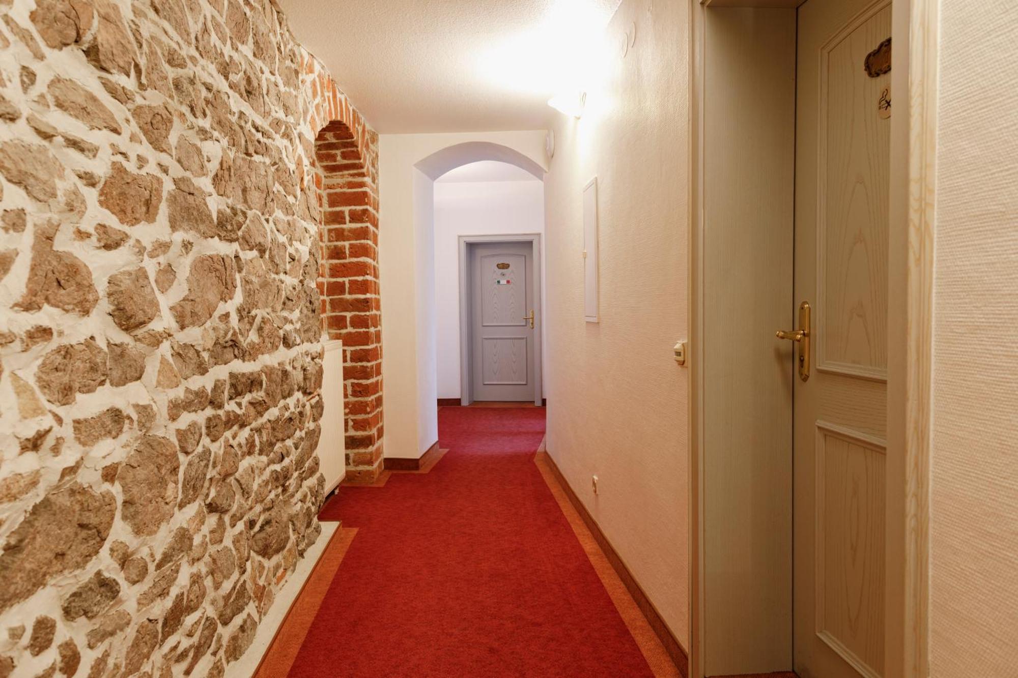 Schwerter Schankhaus & Hotel ไมเซน ภายนอก รูปภาพ