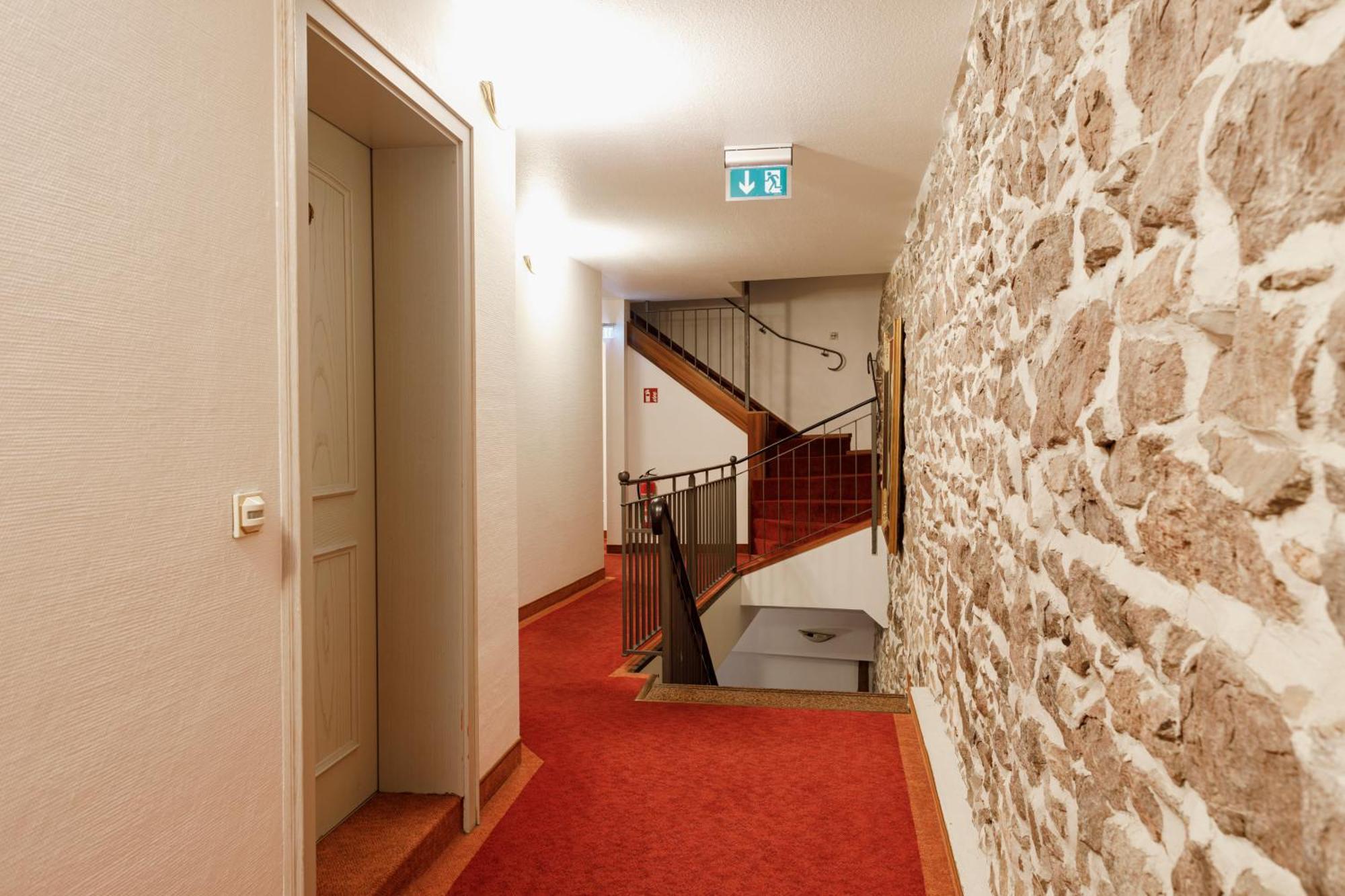 Schwerter Schankhaus & Hotel ไมเซน ภายนอก รูปภาพ