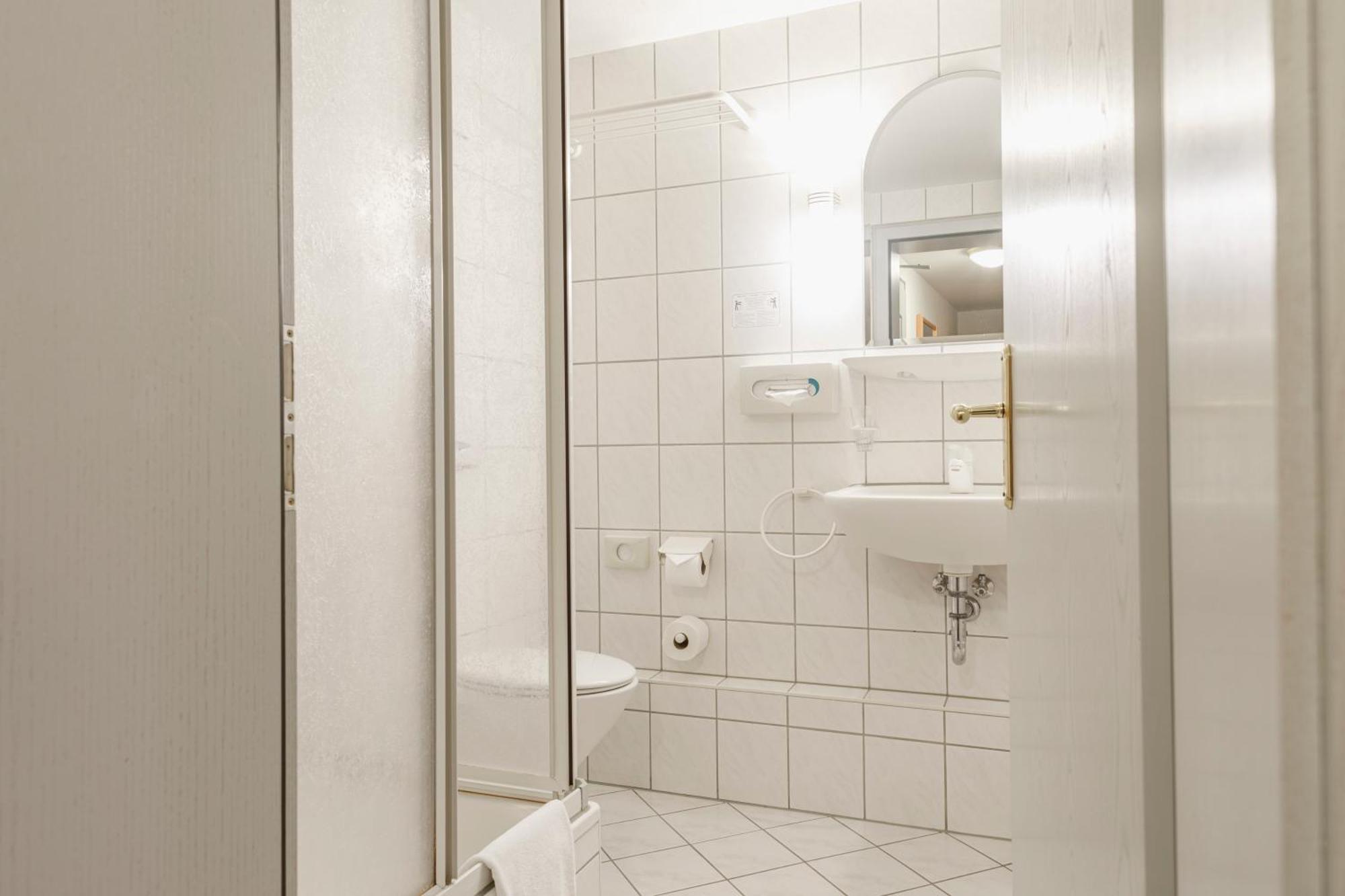 Schwerter Schankhaus & Hotel ไมเซน ภายนอก รูปภาพ